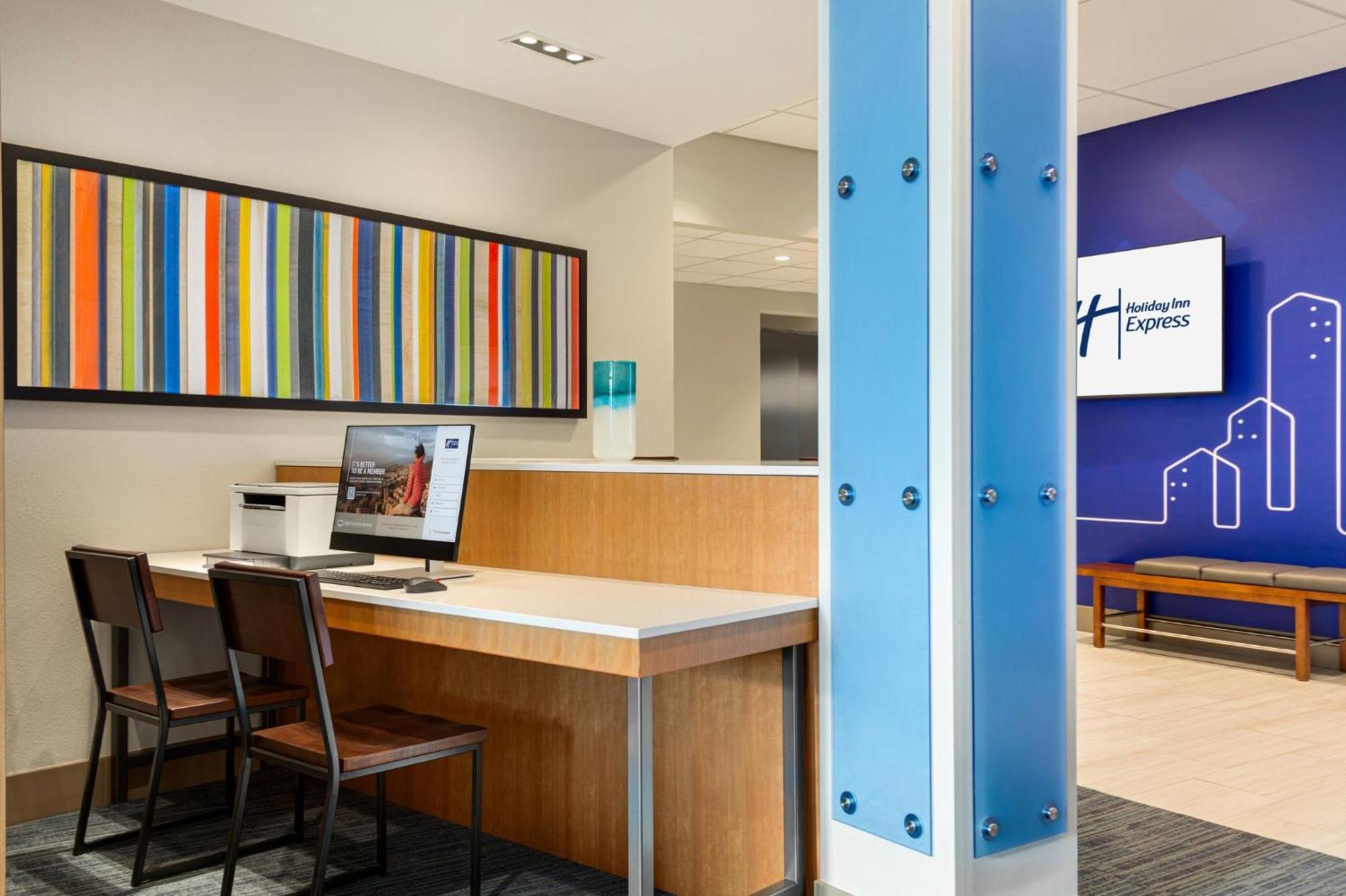 Holiday Inn Express & Suites Hayward - Castro Valley By Ihg Exterior photo