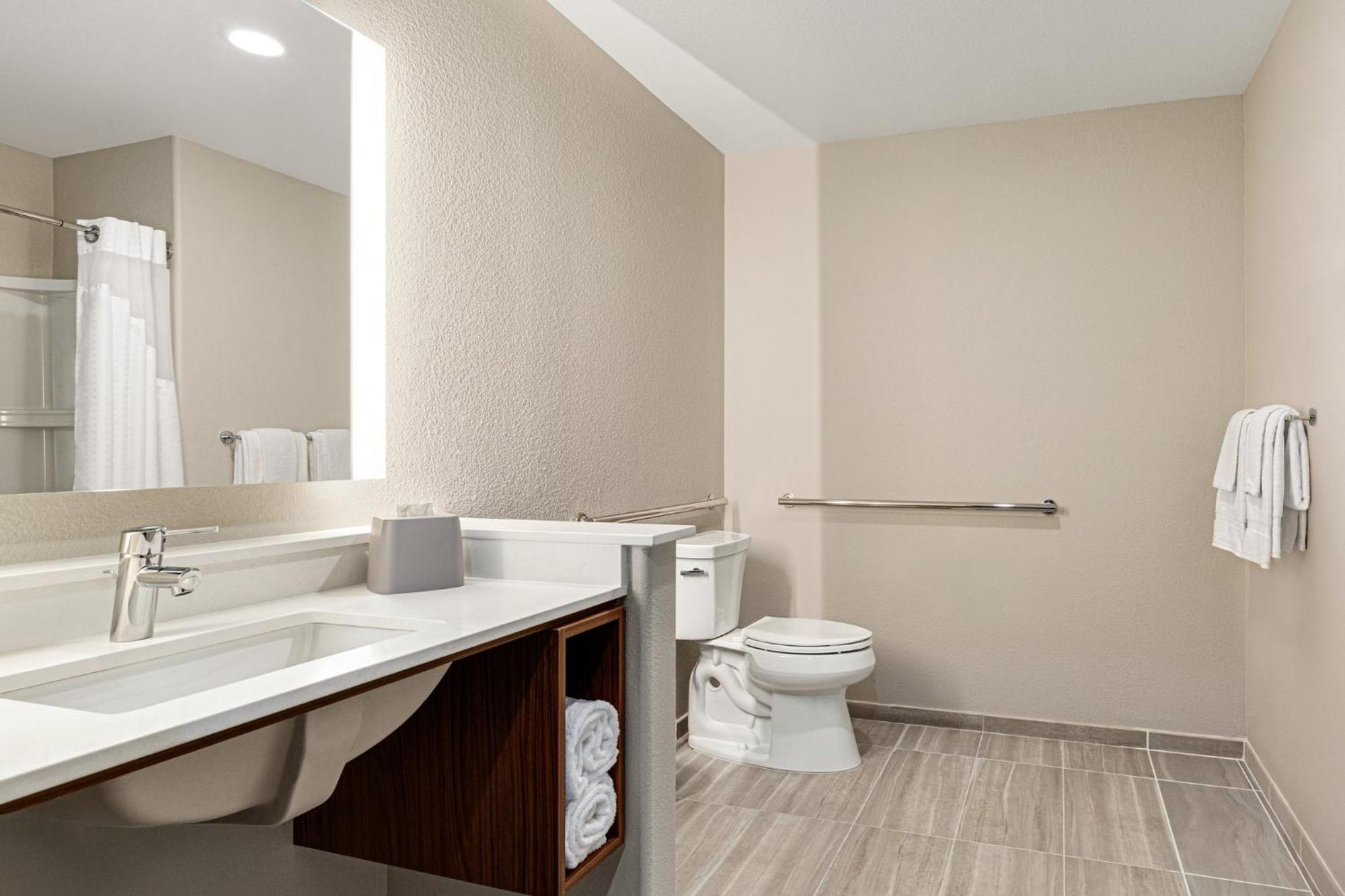 Holiday Inn Express & Suites Hayward - Castro Valley By Ihg Exterior photo